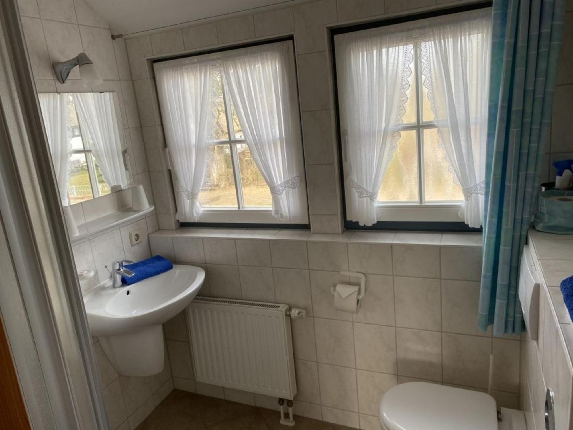 Ferienwohnung Nr 02 Og Spitzboden Борн Екстериор снимка